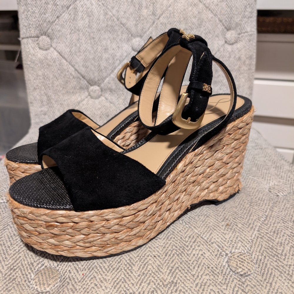 Elegant Black Wedge Sandals - Picture 10 of 10
